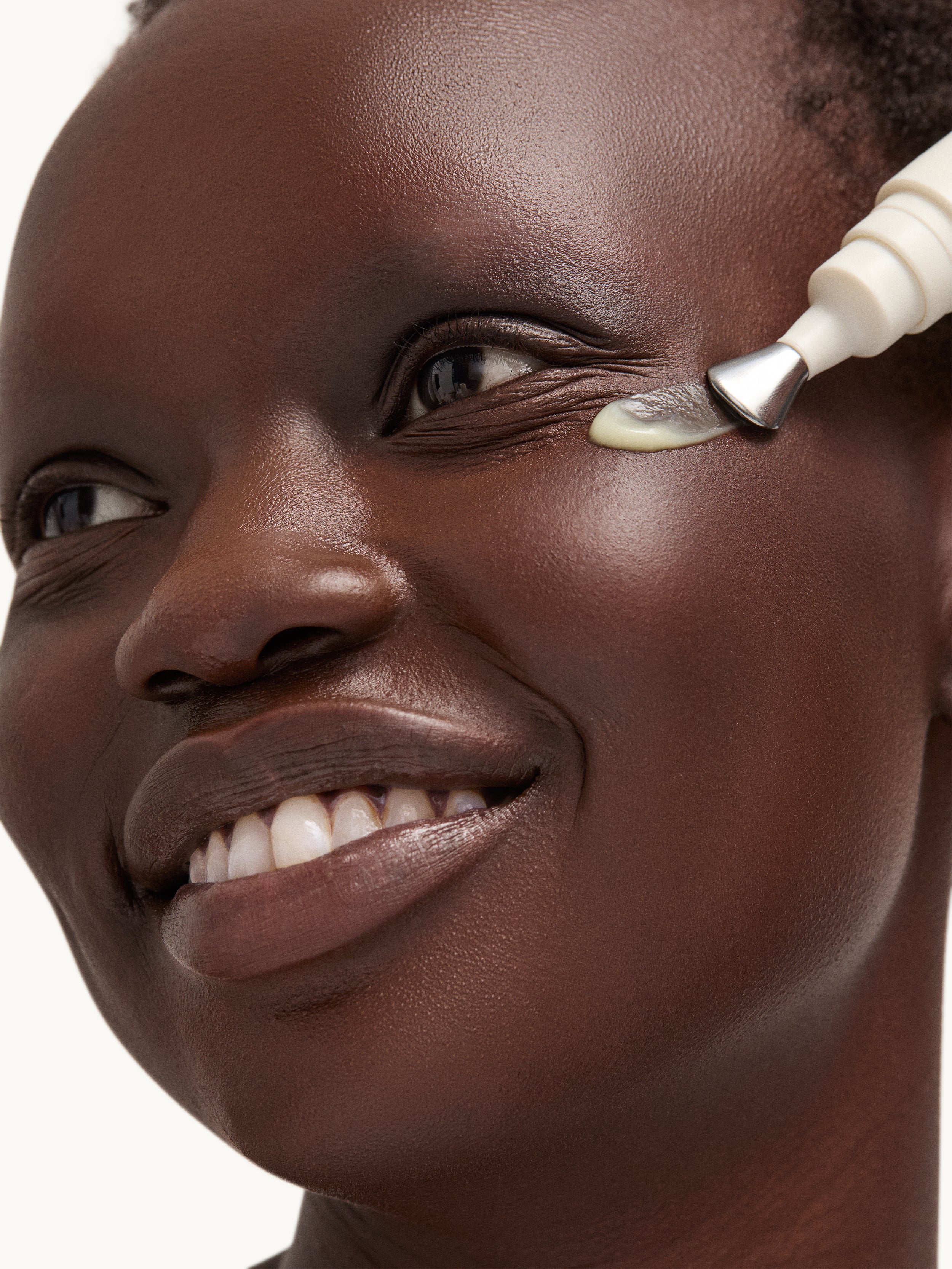 GOOP BEAUTY 3X Retinol Eye Lift Serum Model