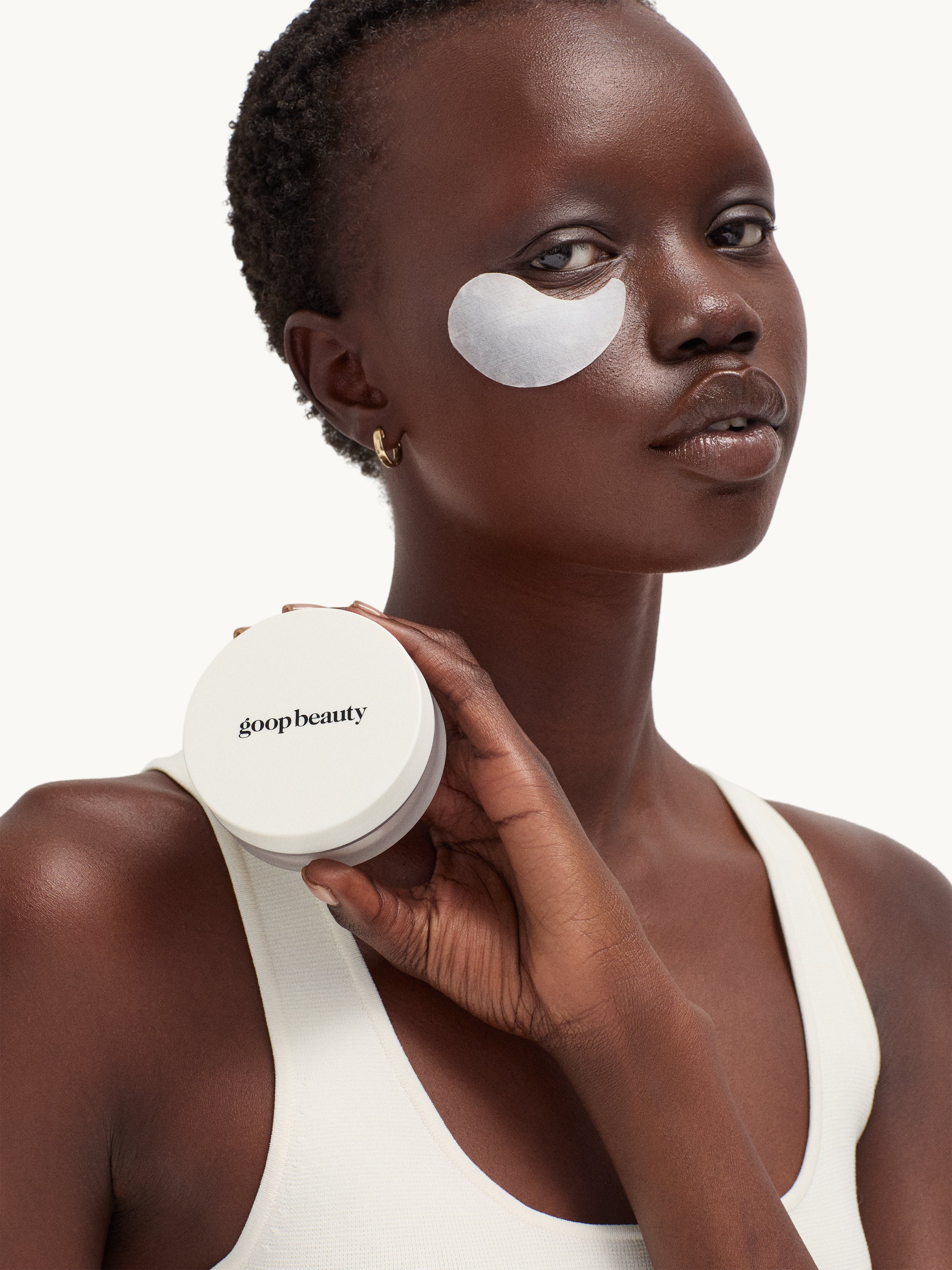 GOOP BEAUTY Lift + Depuff Eye Masks Model Image