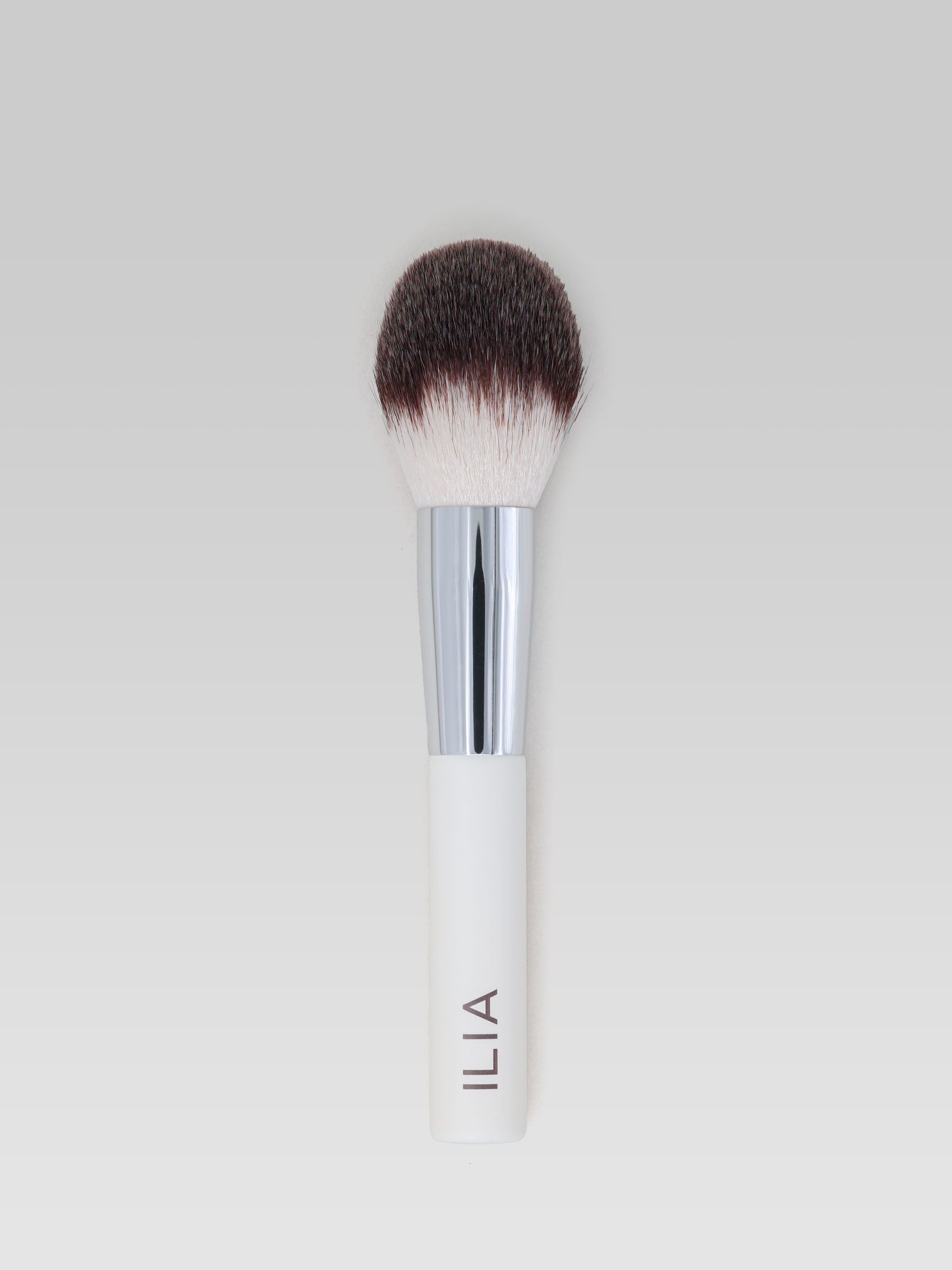 ILIA BEAUTY Finishing Powder Brush product shot