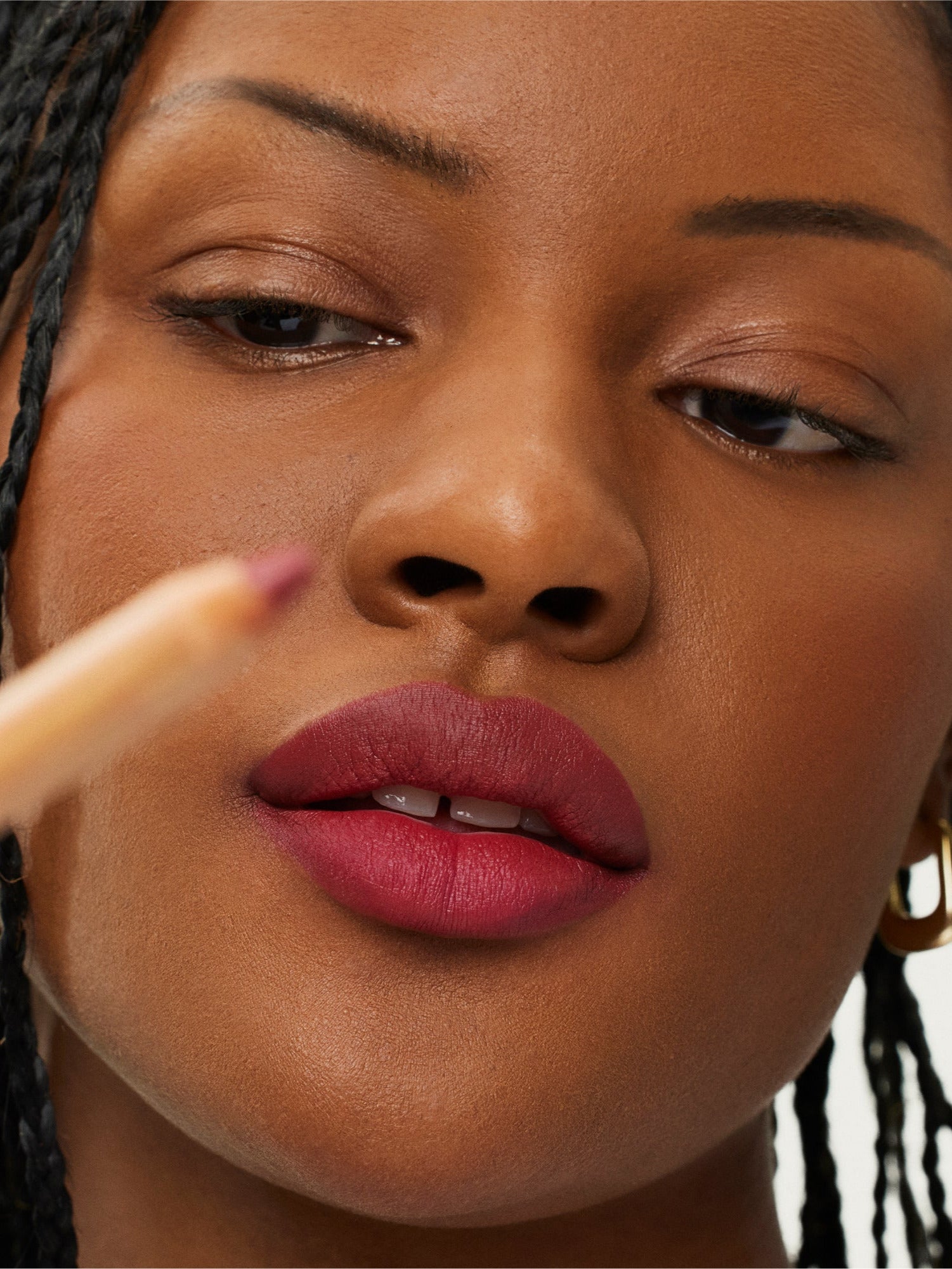 ILIA BEAUTY Lip Sketch Hydrating Crayon in Kiln Model Image