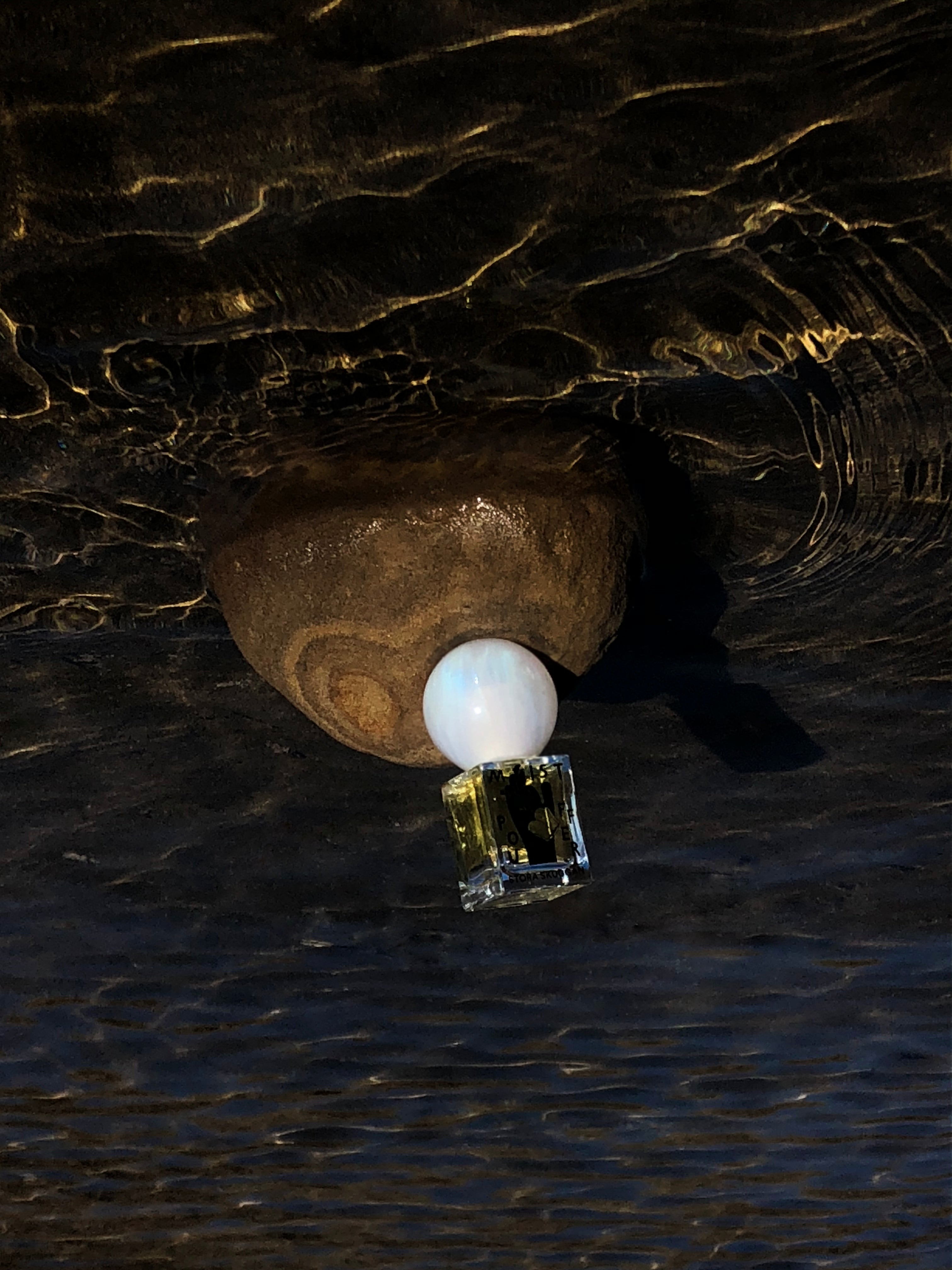 STORA SKUGGAN Mistpouffer product shot