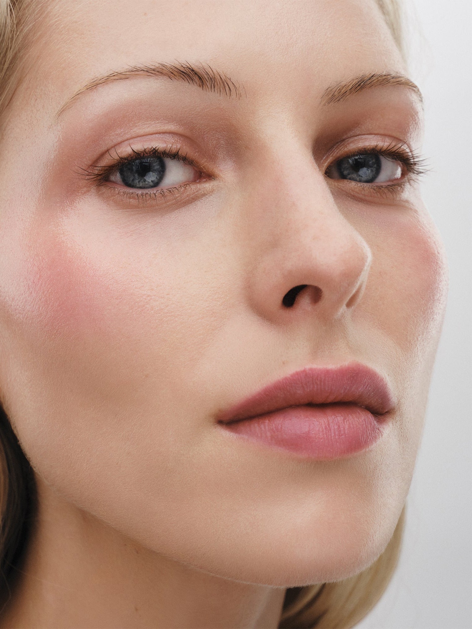 WESTMAN ATELIER Lit Up Highlight Stick in Petal Model Image