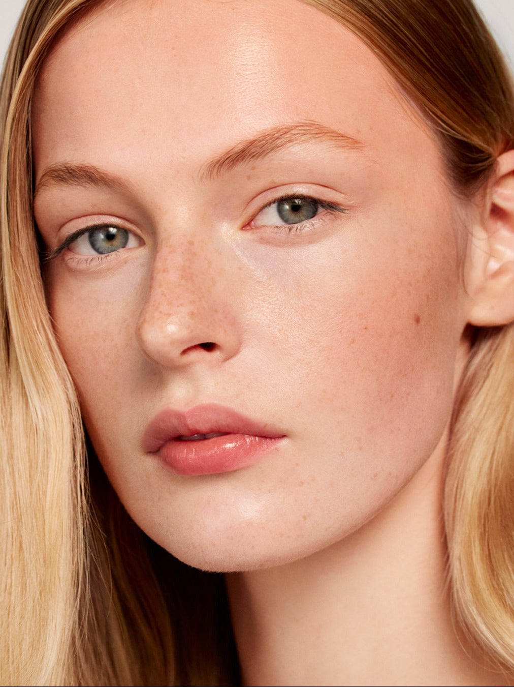 WESTMAN ATELIER Sun Tone Bronzing Drops in Soleil 1 model