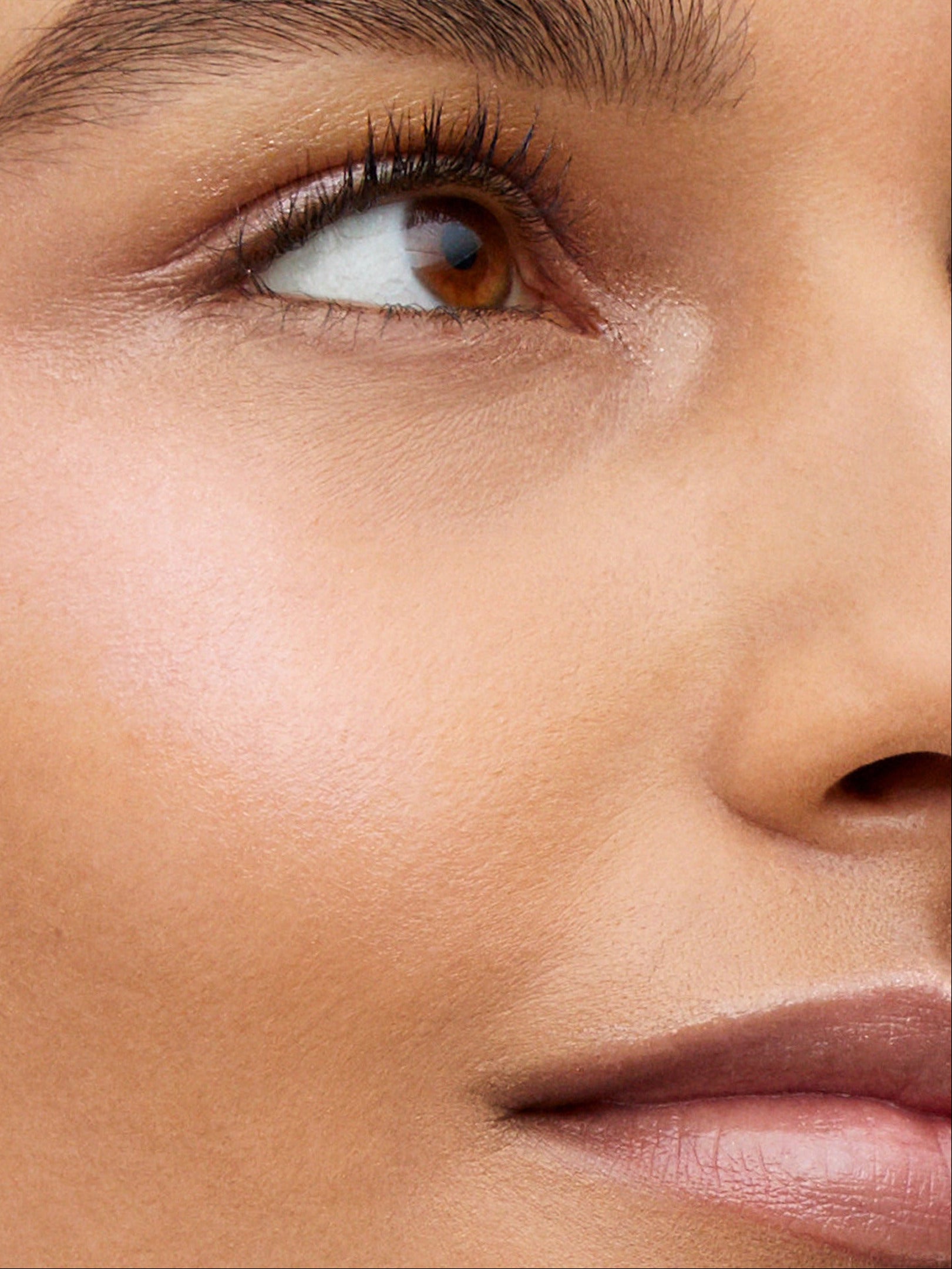 WestmanAtelier Vital Skin Foundation Stick in Atelier VII Model Image