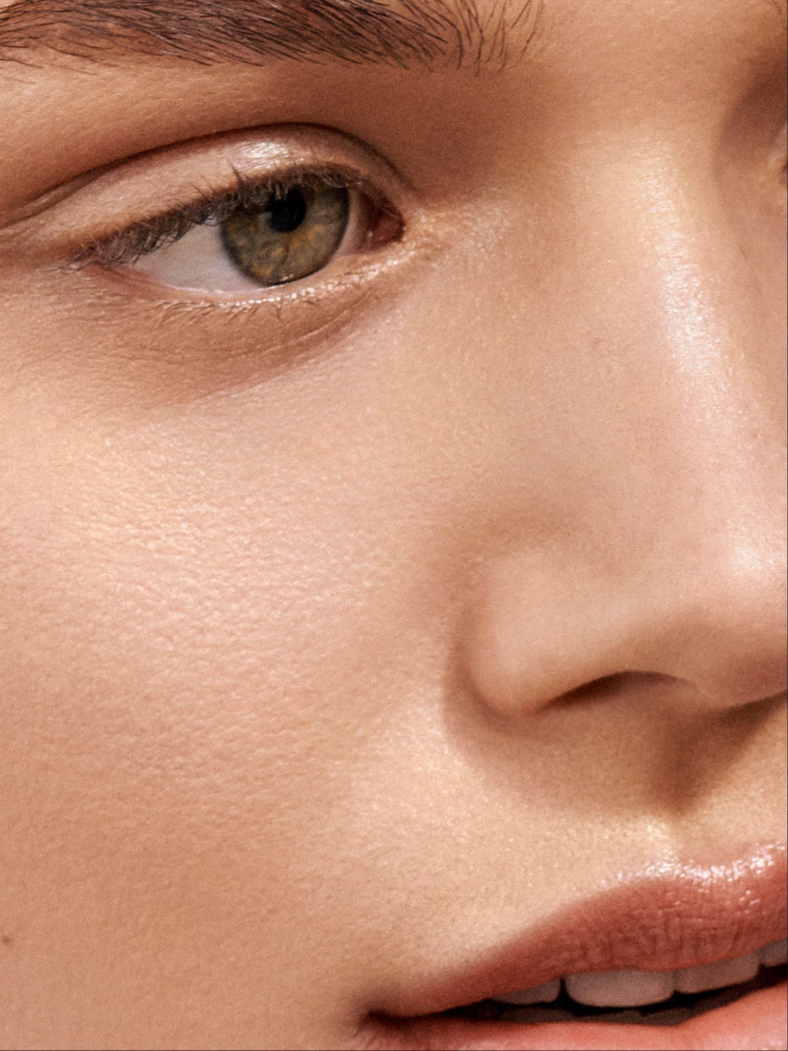 WestmanAtelier Vital Skin Foundation Stick in Atelier VIII Model Image