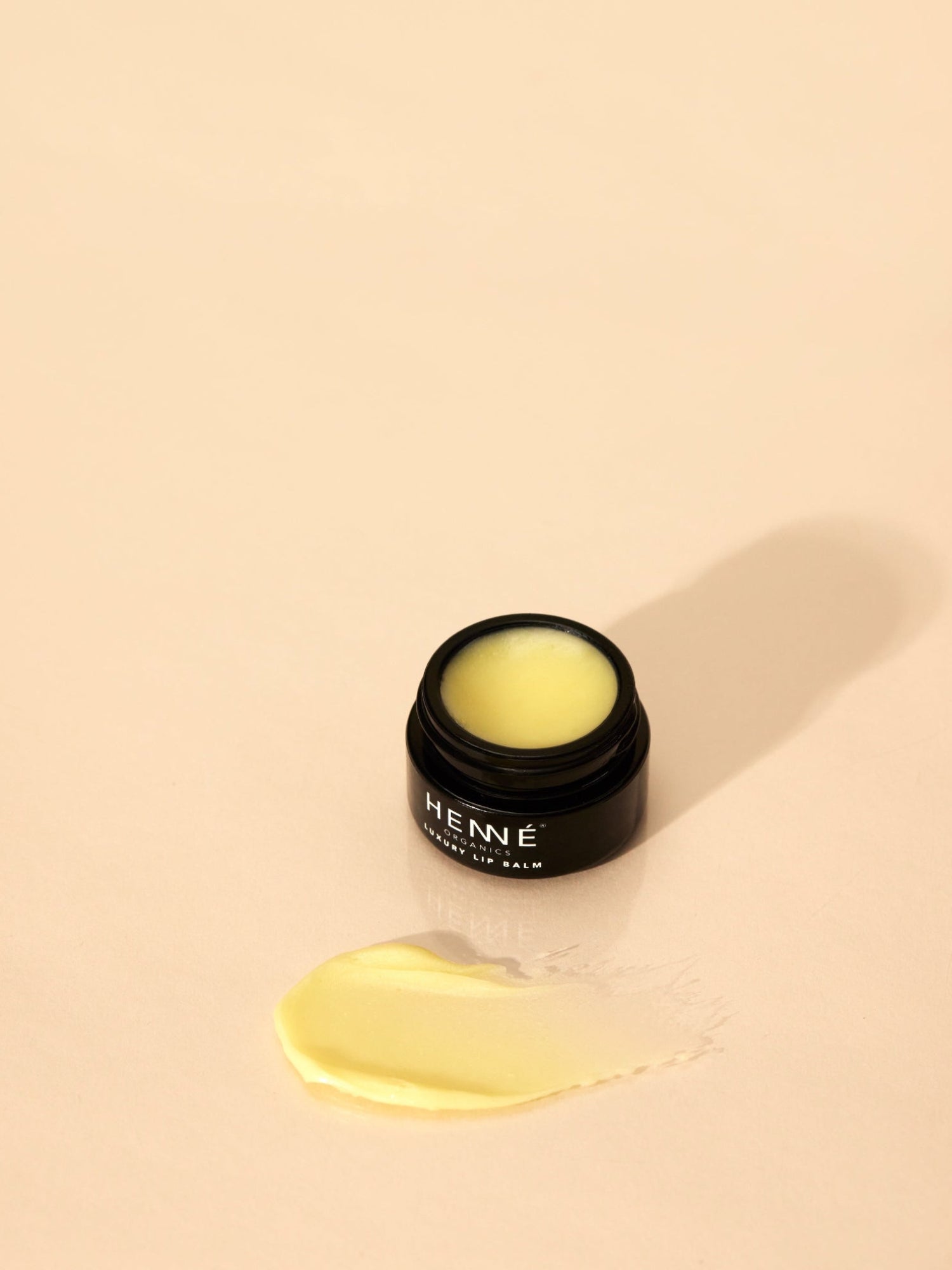 HENNÉ ORGANICS Lip Mask with balm texture