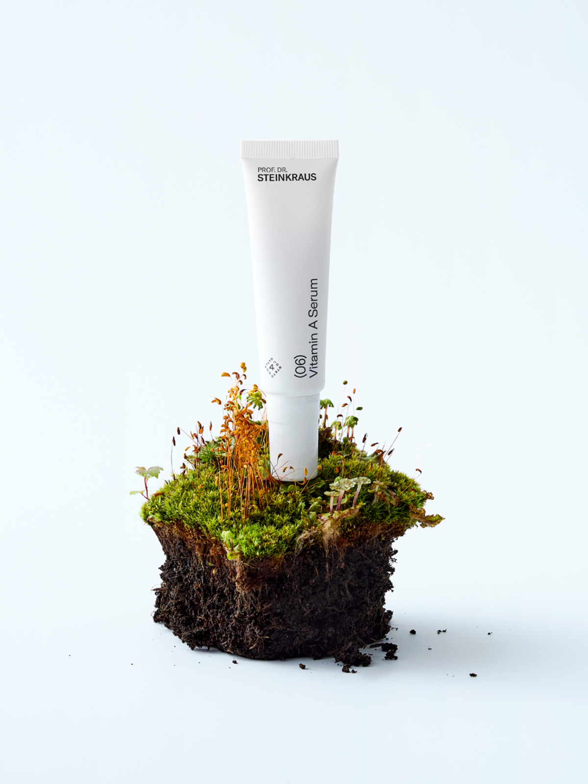 PROF. DR. STEINKRAUS Vitamin A Serum surrounded by moss