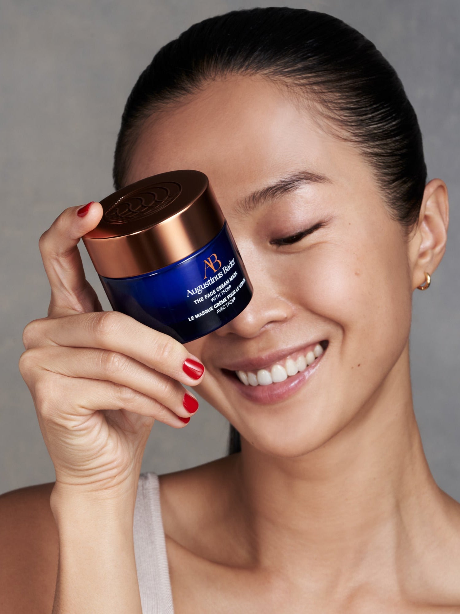 AUGUSTINUS BADER The Face Cream Mask Lifestyle