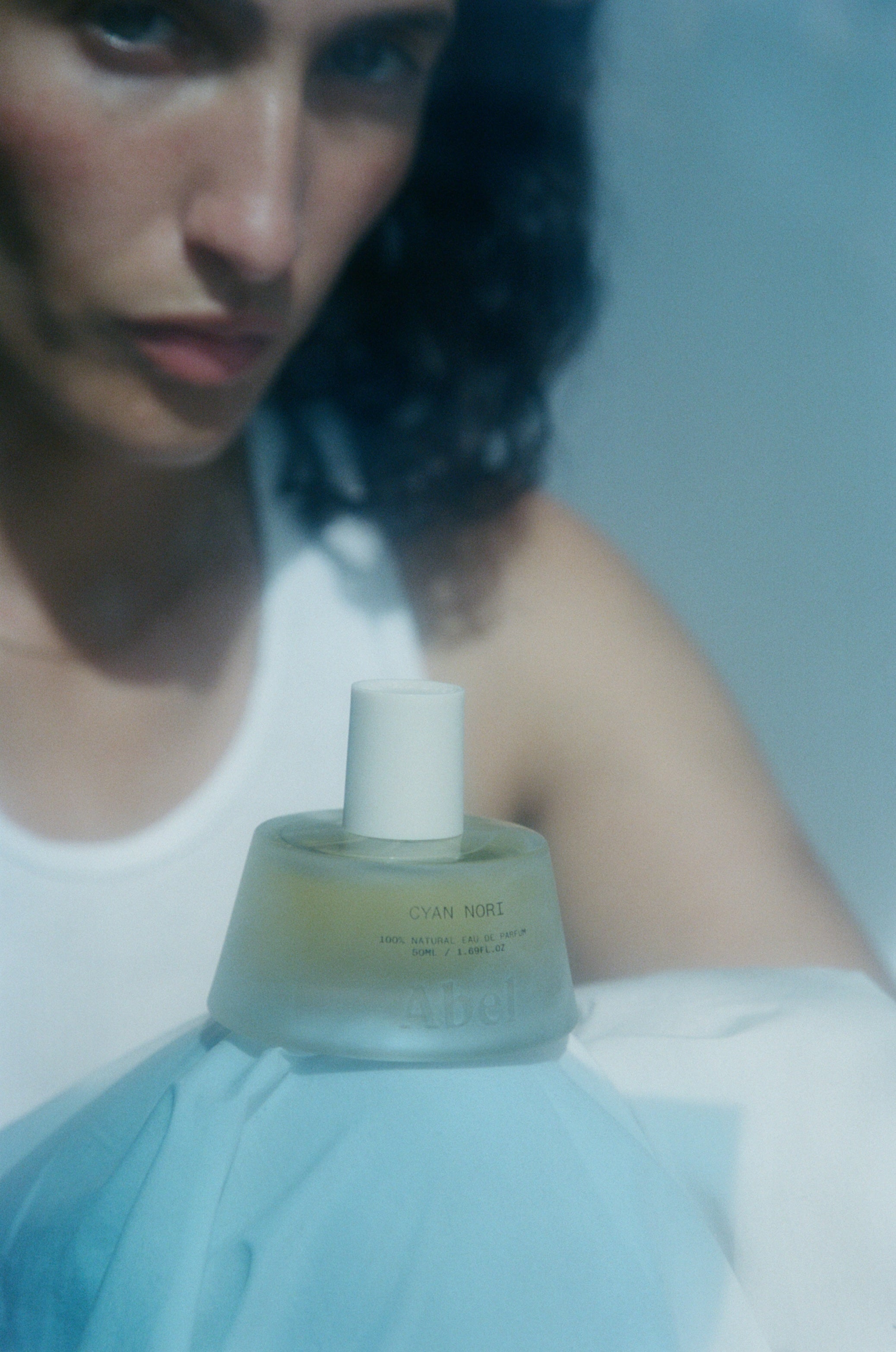 Abel Cyan Nori Eau de Parfum 50 ml with model