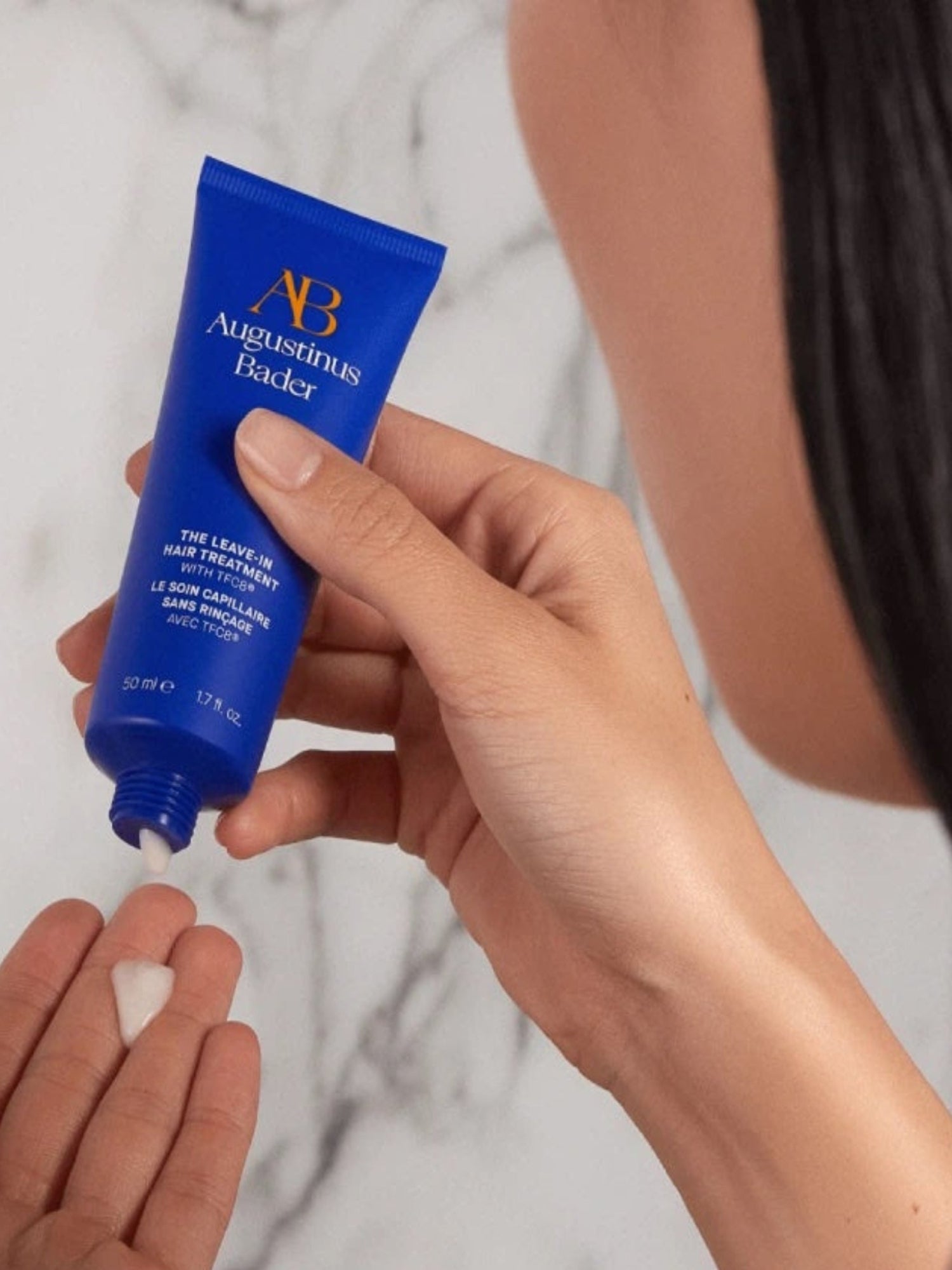 Augustinus Bader The Leave-In Hair Treatment application