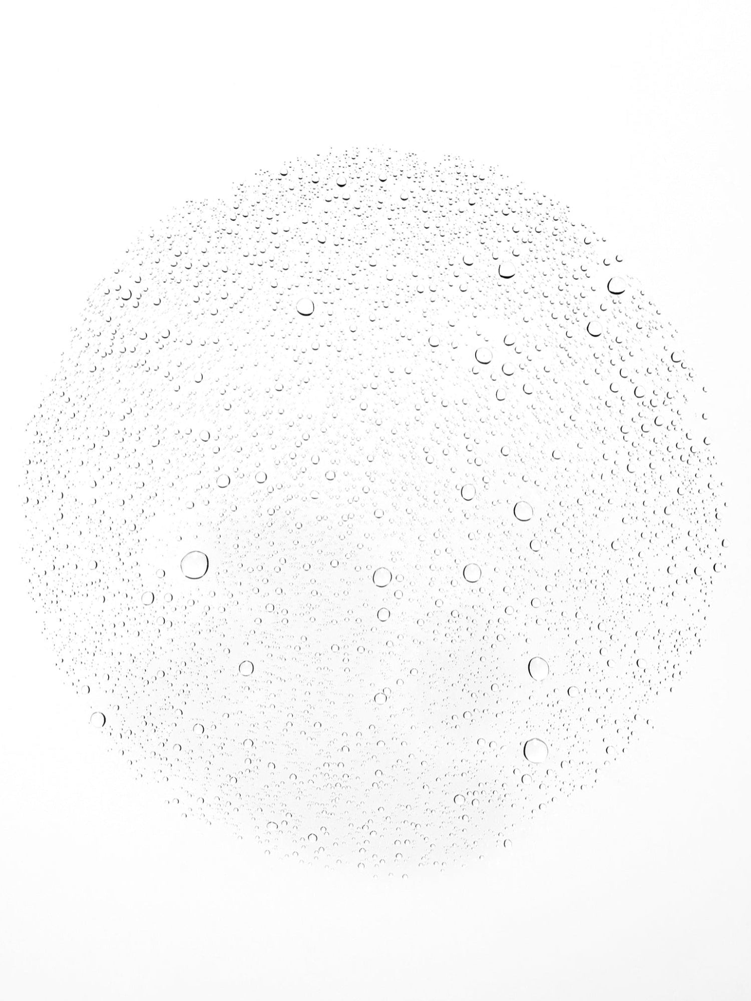 Augustinus Bader hydrating face mist texture with fine droplets