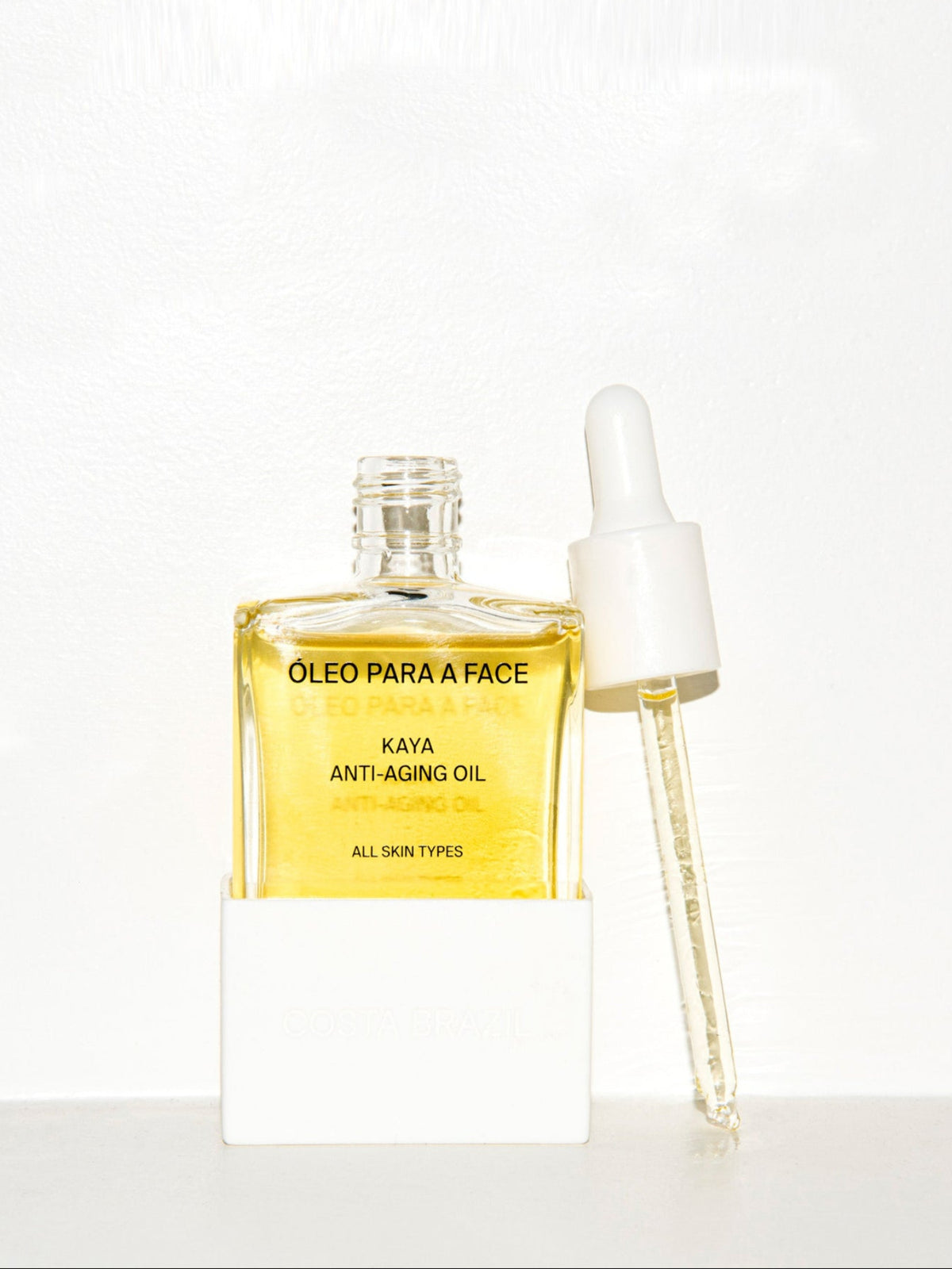 Costa Brazil Oleo Para Face Kaya Anti-Aging Face Oil – facial oil bottle with dropper on a white background