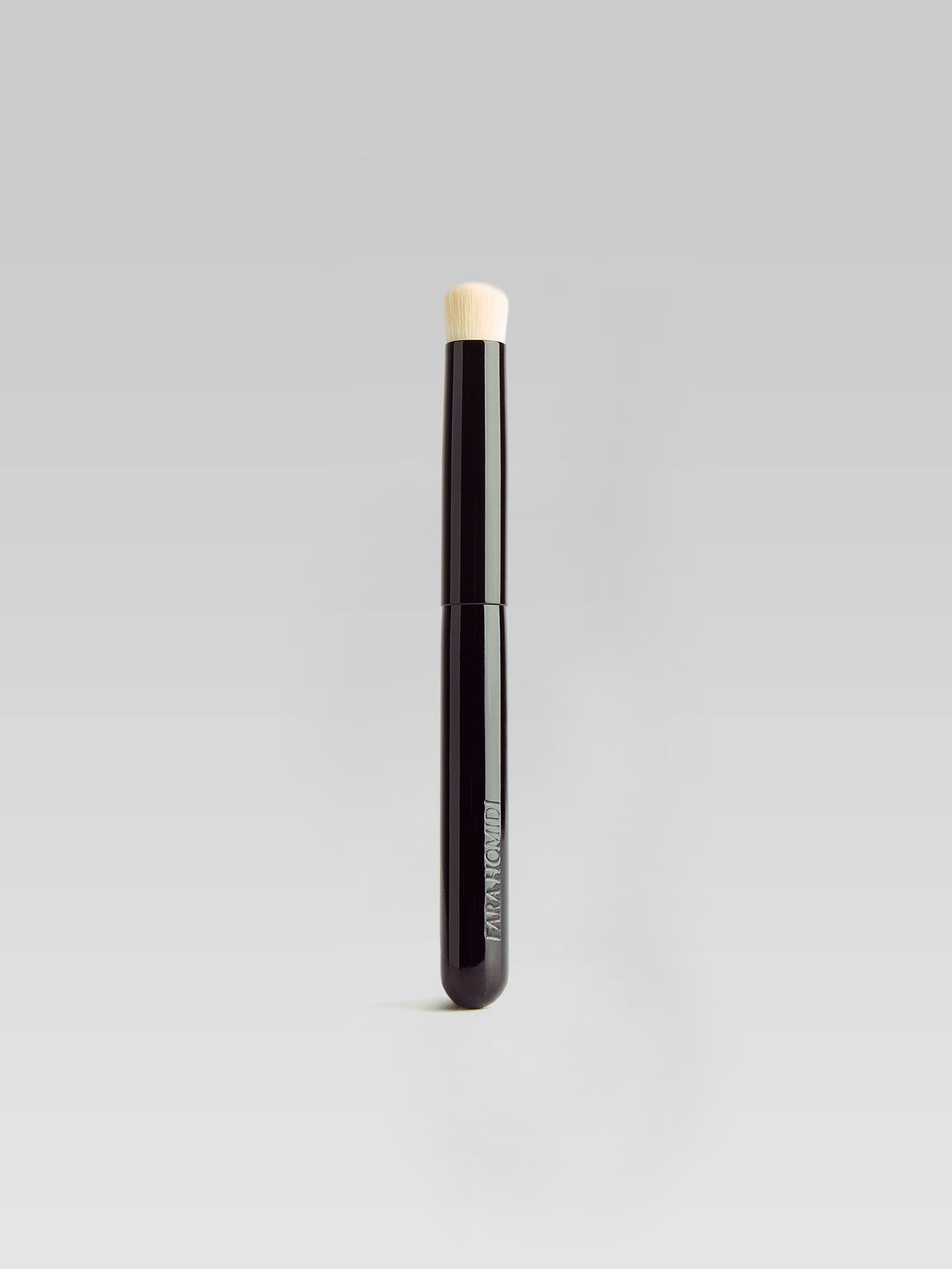 FARA HOMIDI Blur Brush product shot