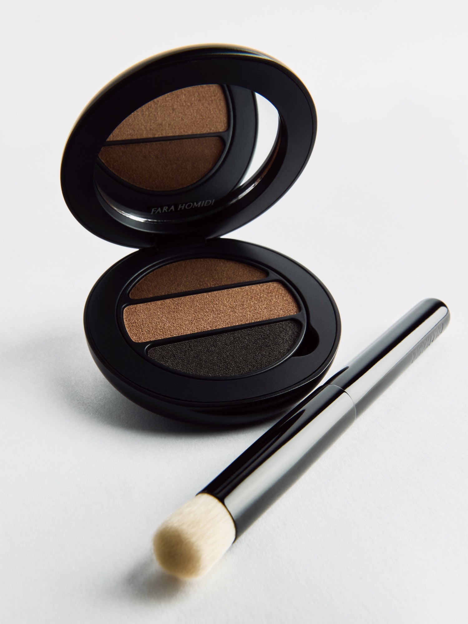 FARA HOMIDI Essential Eye Compact No. 20 eyeshadow trio with brush