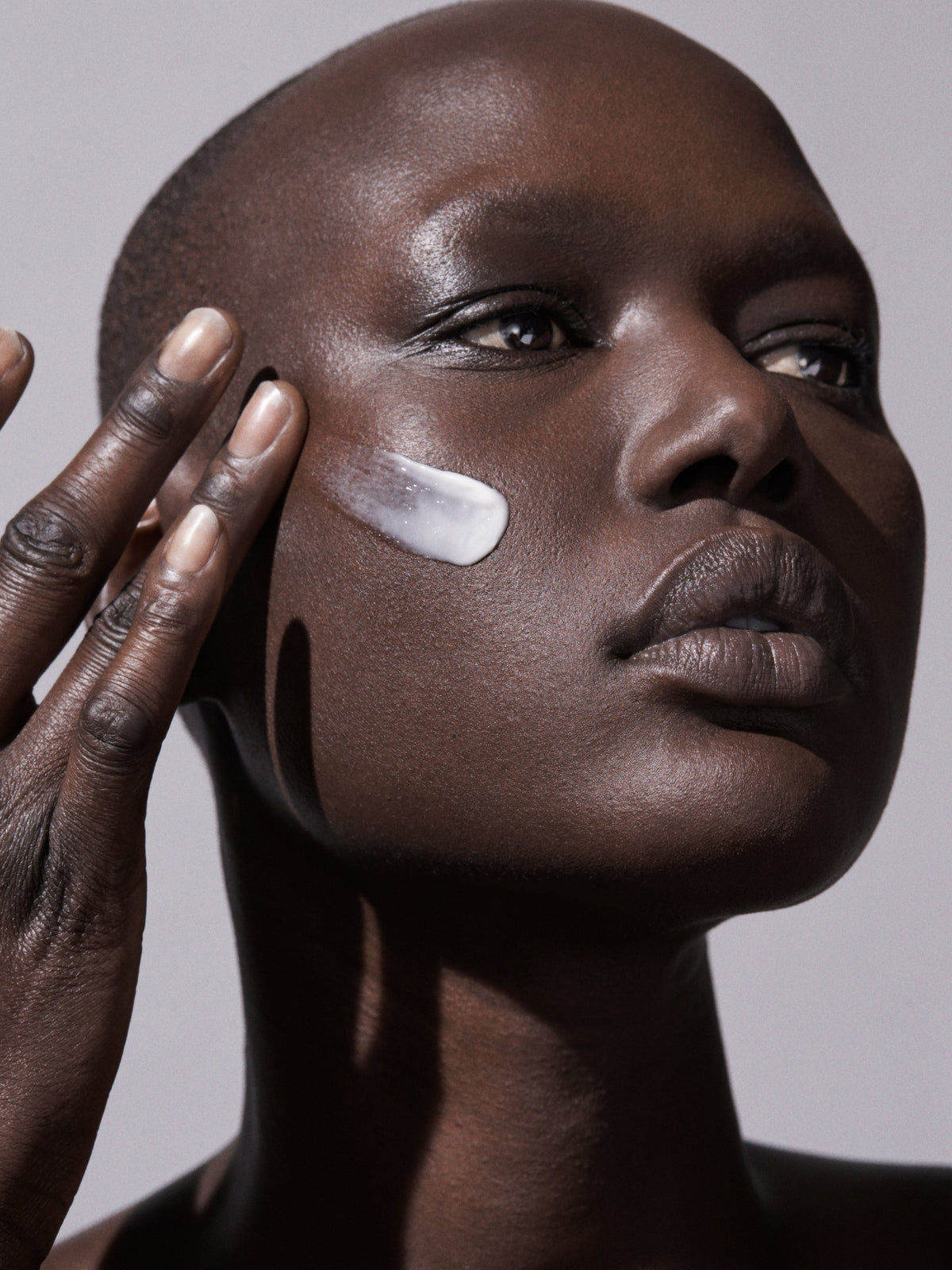 Furtuna Skin Daily Renewal Cream applied to skin