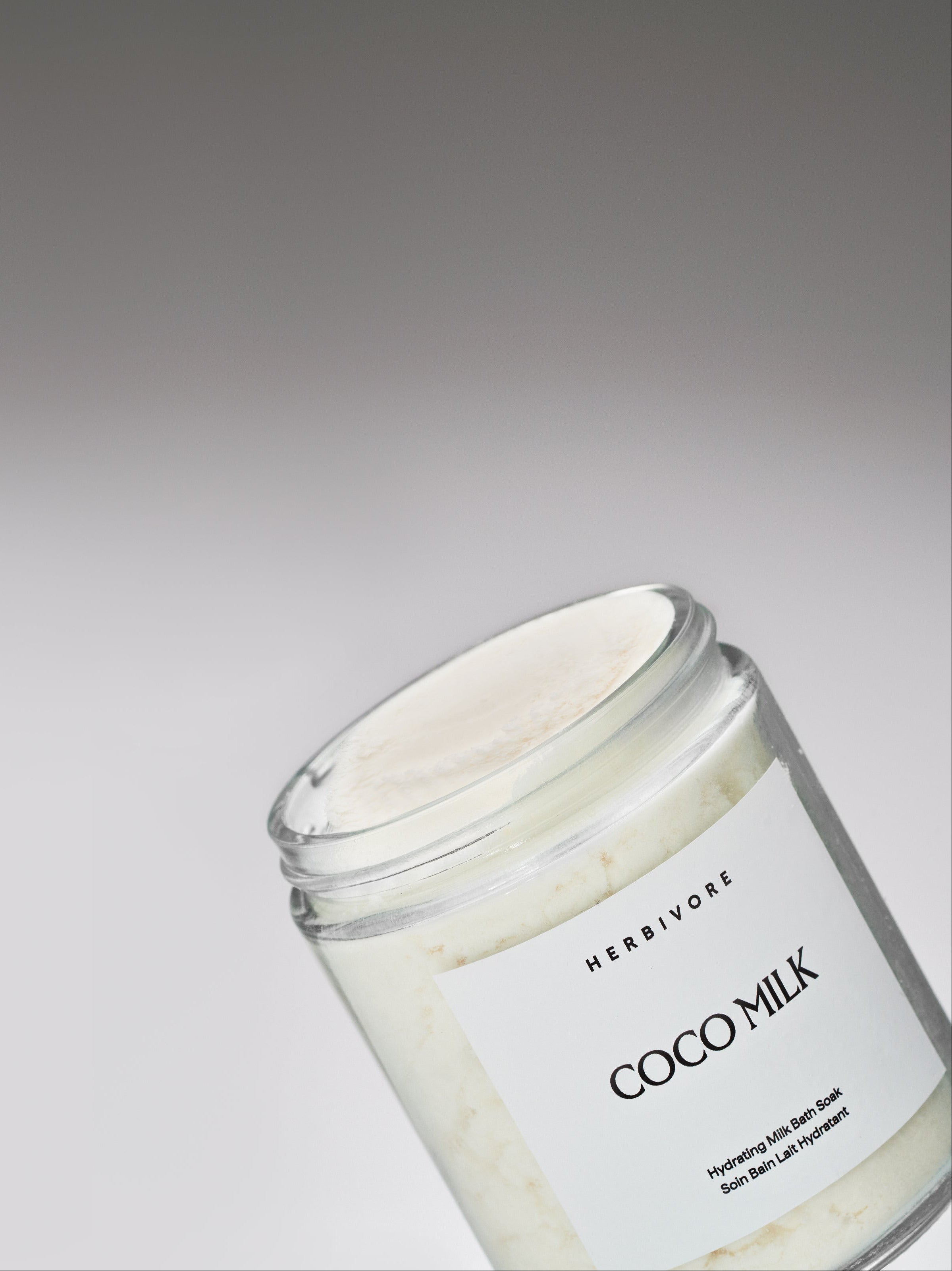 HERBIVORE BOTANICALS Coconut Milk Bath Soak Lifestyle