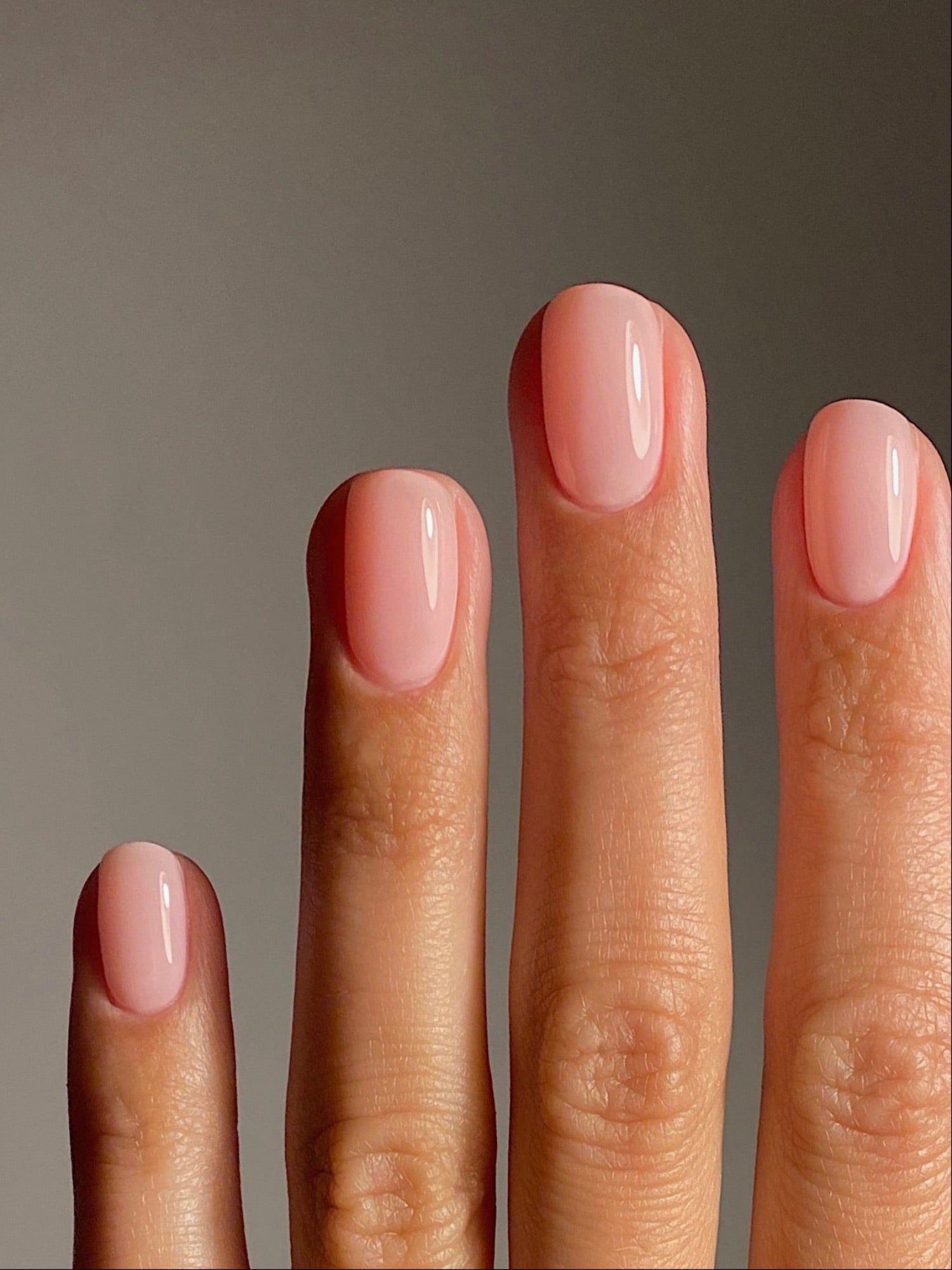 KAROLIN VAN LOON Rosé Doux pink nail polish on nails