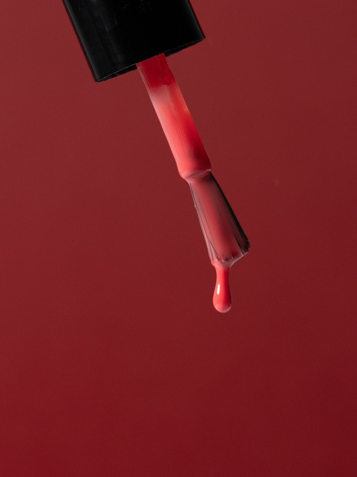 KAROLIN VAN LOON Roucher Rouge nail polish brush and red polish
