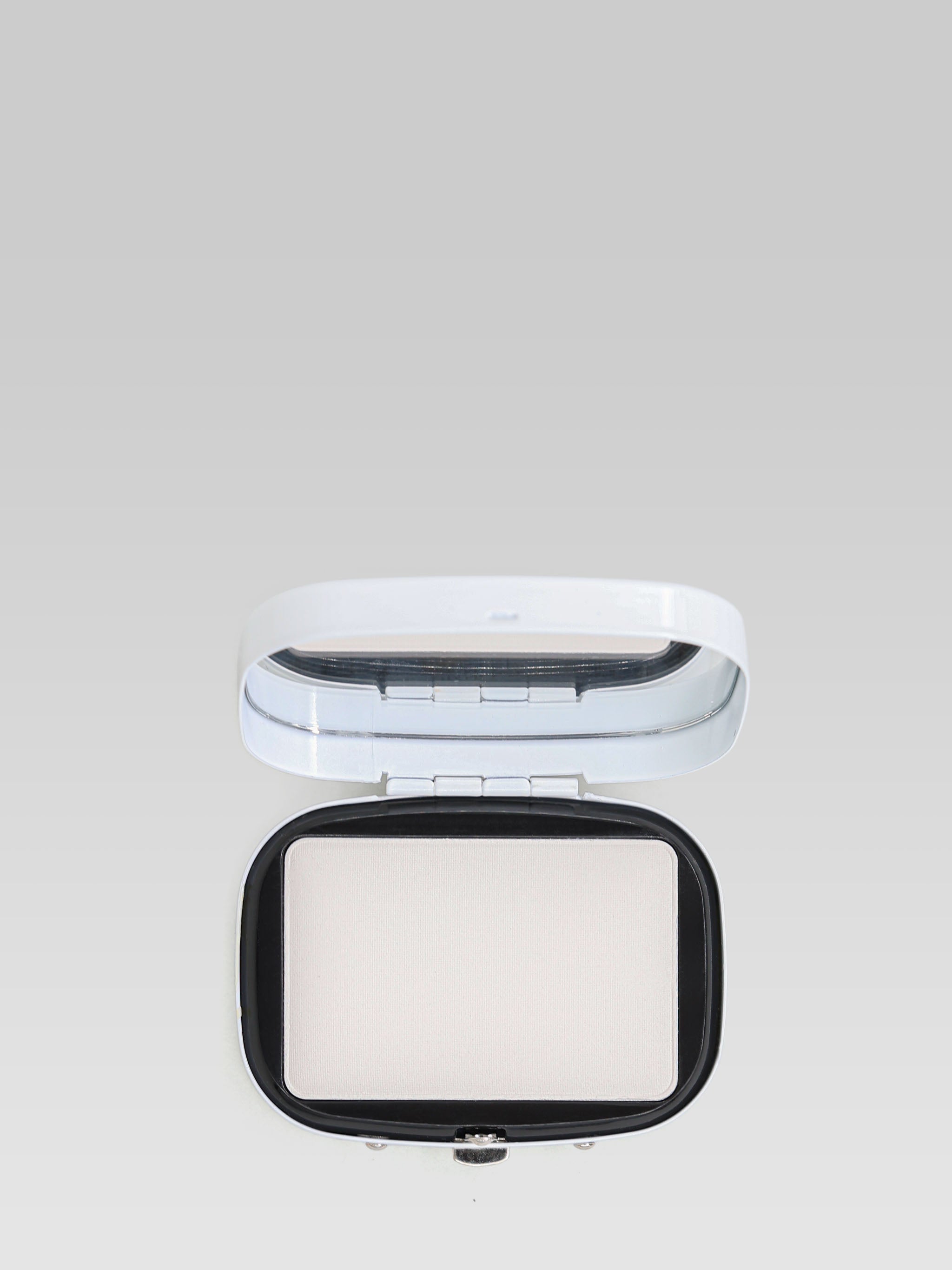 UND GRETEL Ilge Translucent Powder product shot