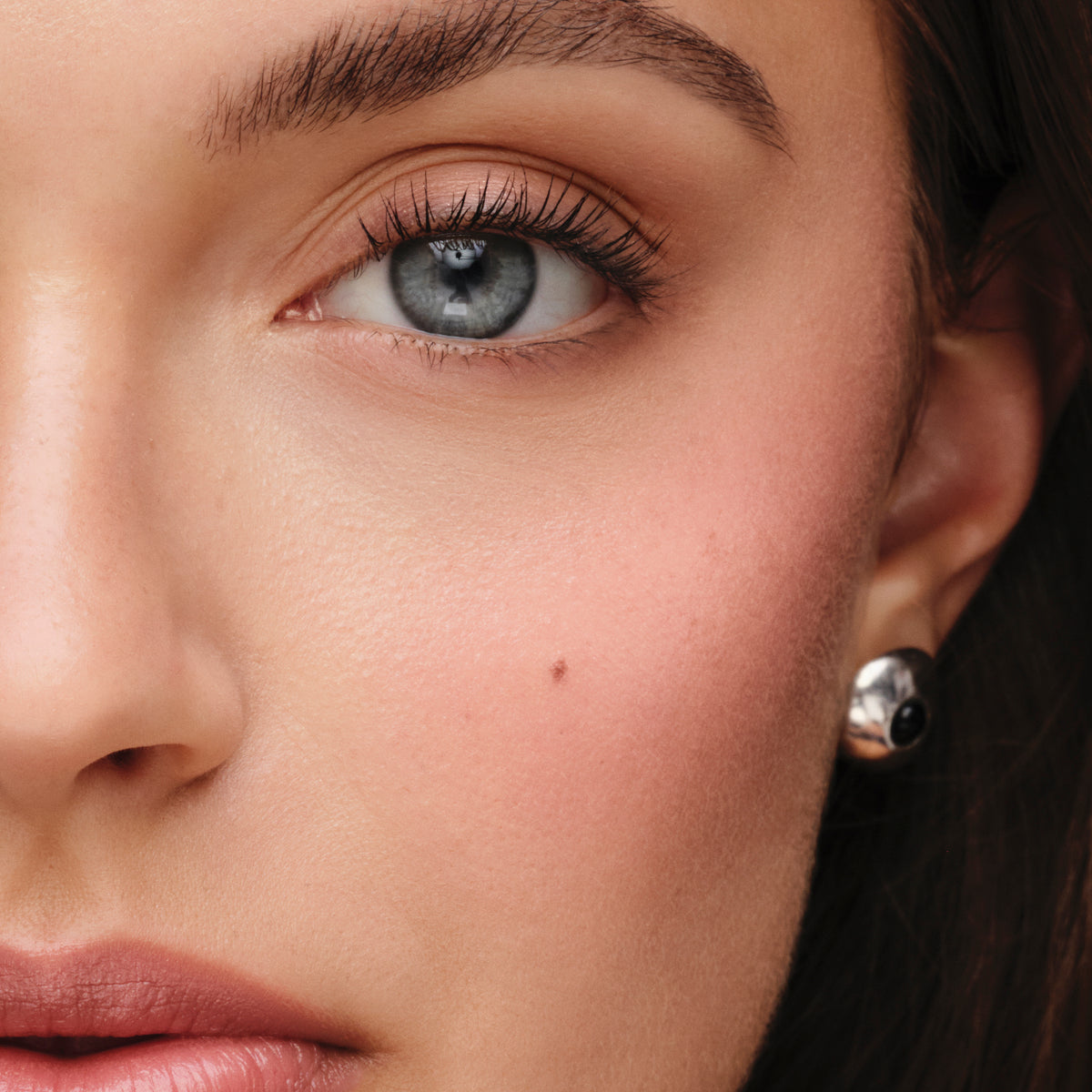 WESTMAN ATELIER The Eyeshadow Holiday Edit Model Image
