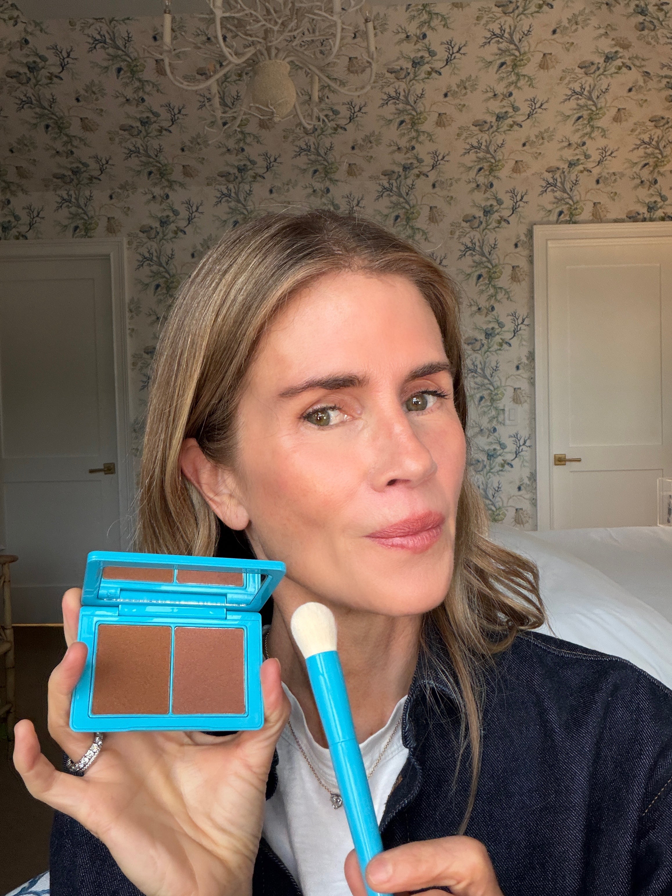 Westman Atelier Blender Brush 2 Gucci Westman apply Sun Tone Bronzing Crème