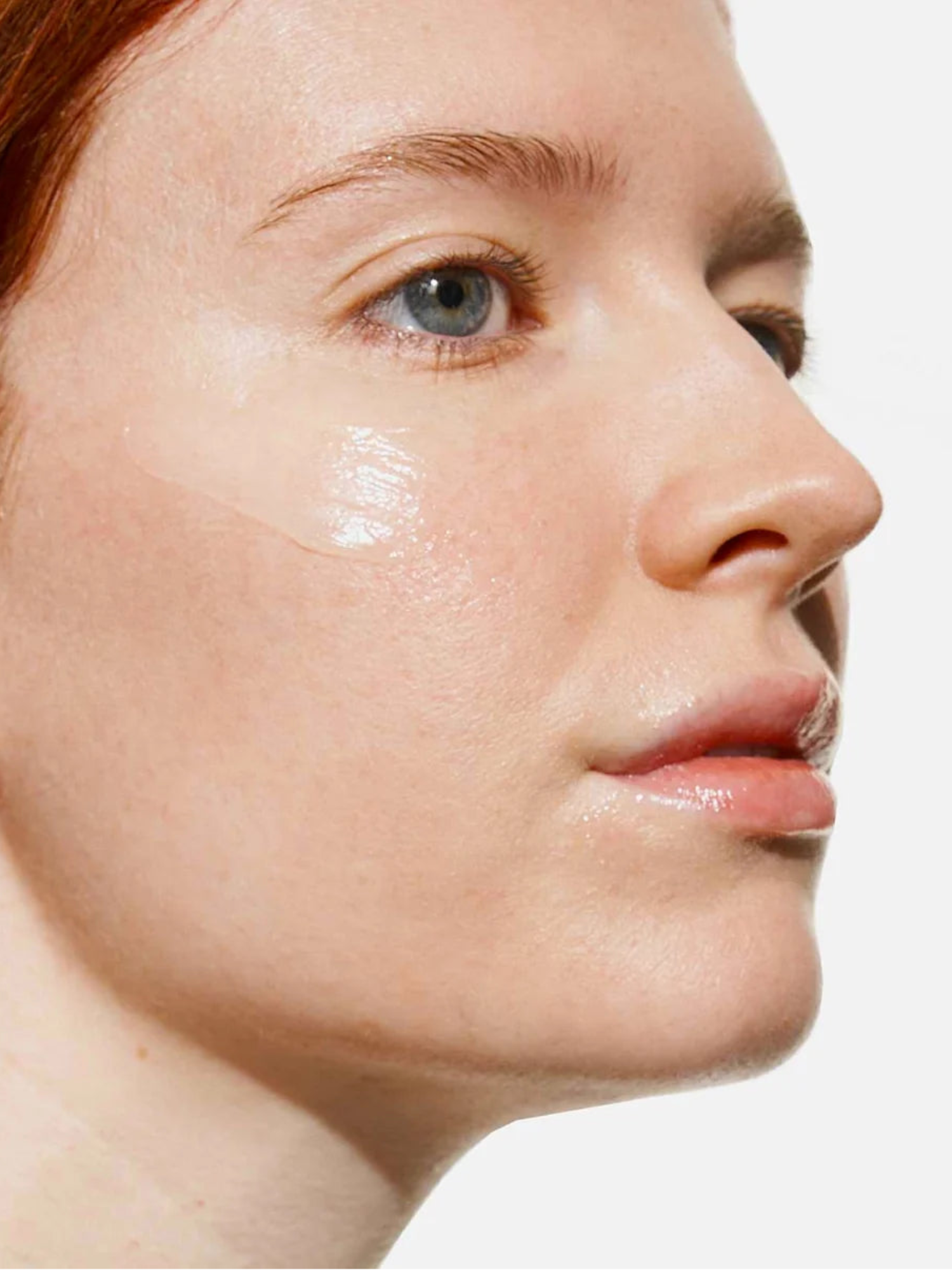 DORÉ Le Baume All-In-One Balm applied to face