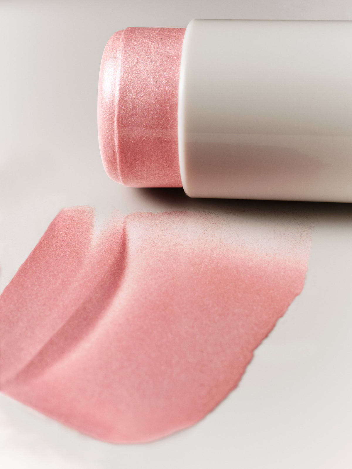 goop beauty Glow Skin Highlighter Stick in Petal swatch