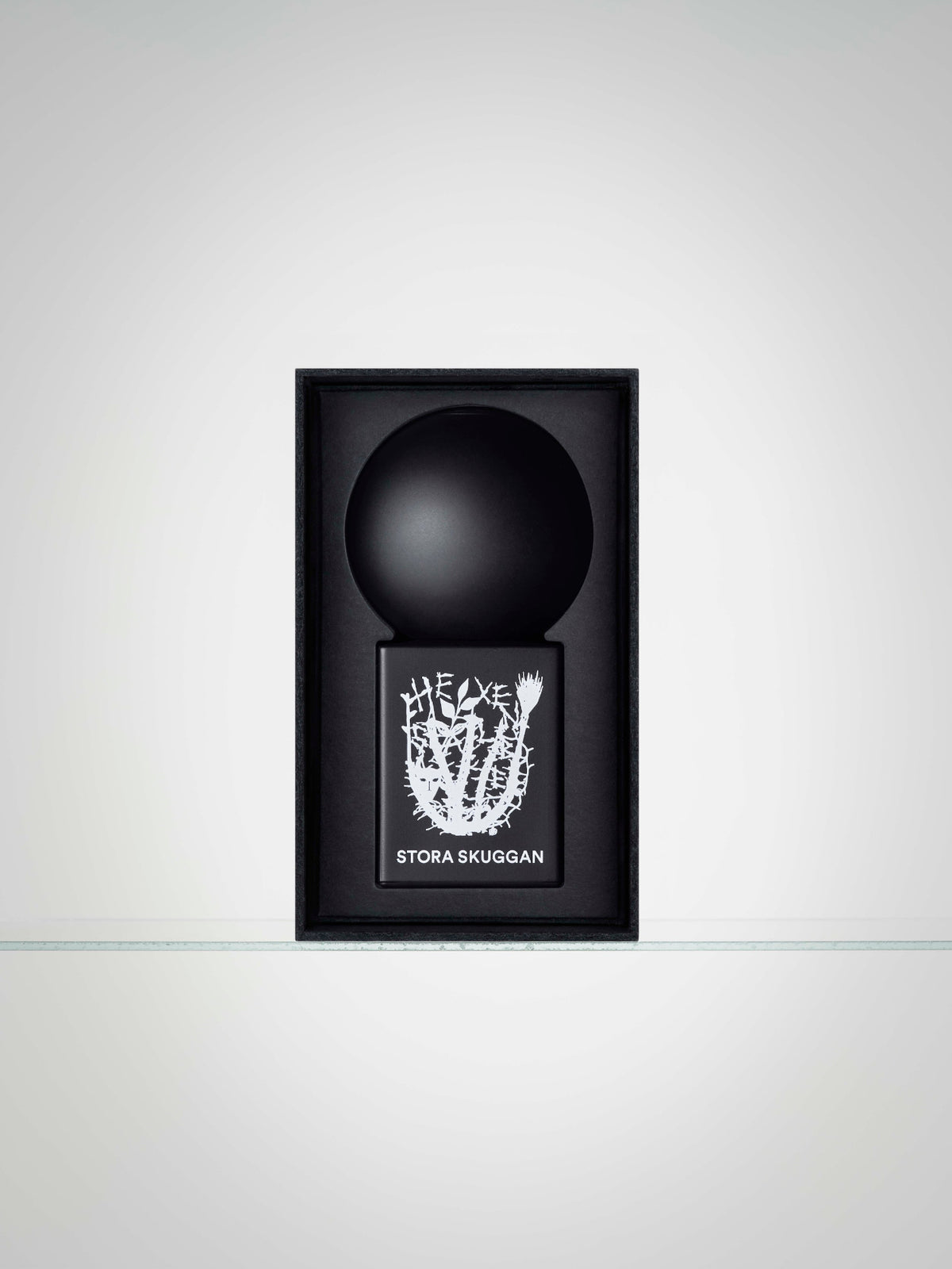 Stora Skuggan Hexensalbe Eau de Parfum in presentation box
