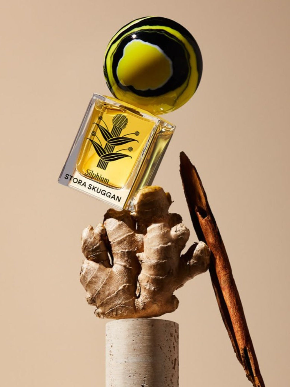 Stora Skuggan Silphium Eau de Parfum bottle with botanical elements
