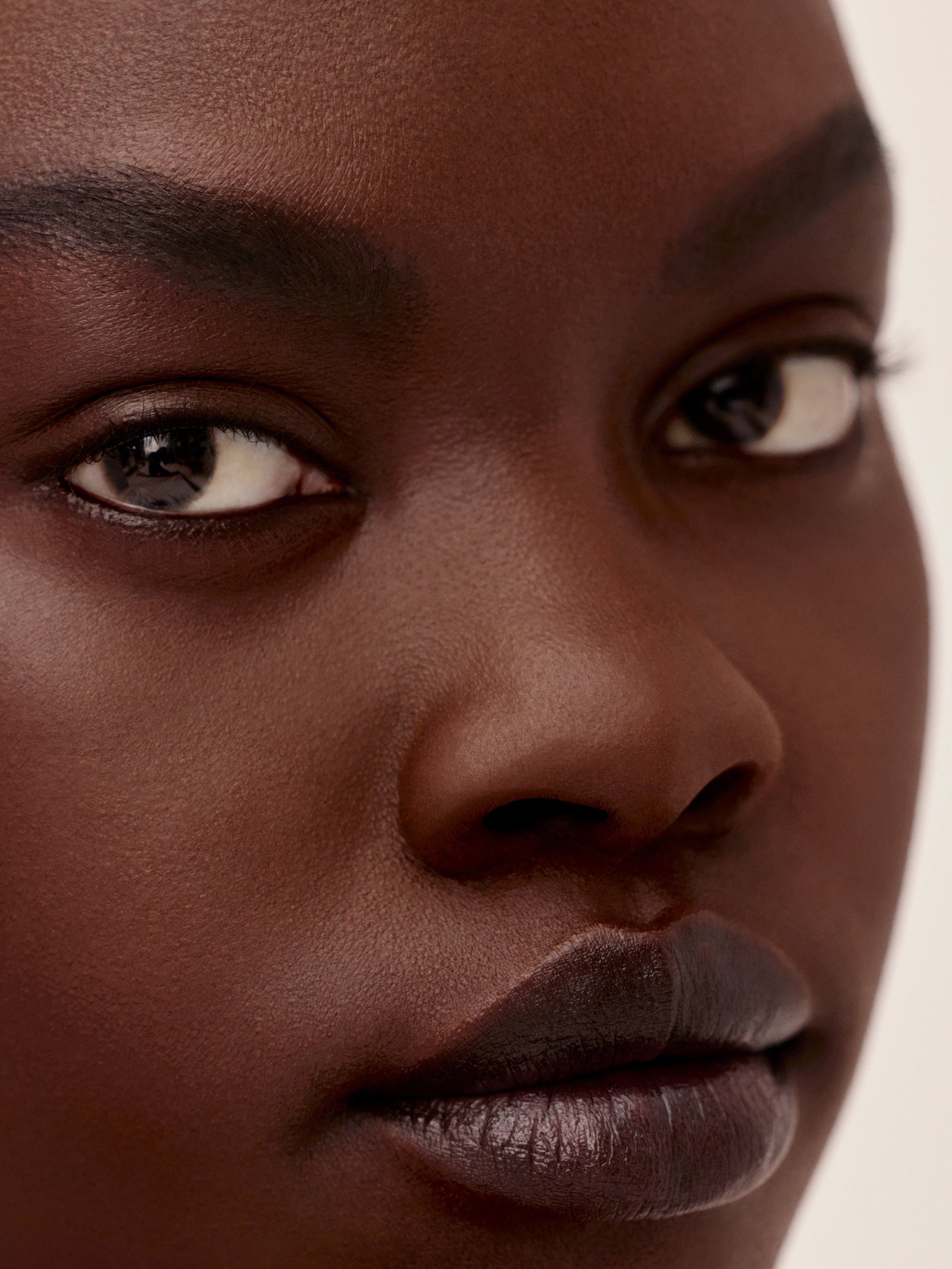 Westman Atelier Vital Pressed Skincare Face Powder in Café on model
